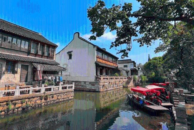 逃出平静乡村